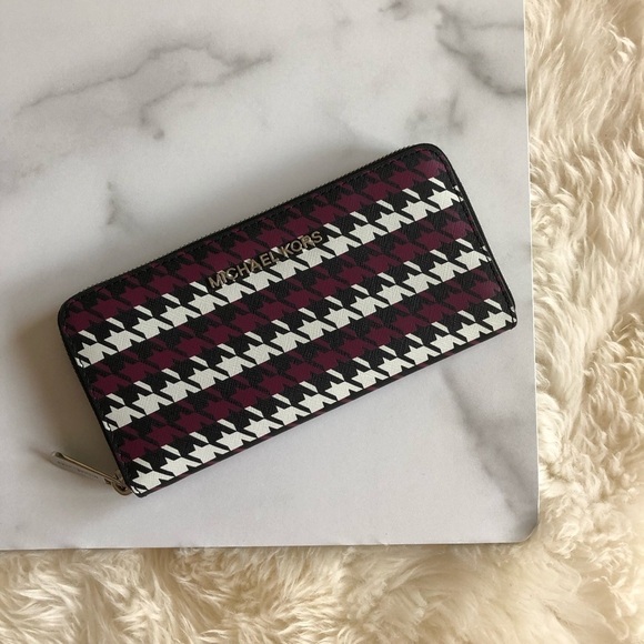 Michael Kors Houndstooth Print Continental Wallet - Picture 8 of 8